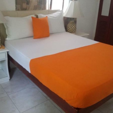 Enchanted Villas Inn มอนเทโกเบย์ ภายนอก รูปภาพ