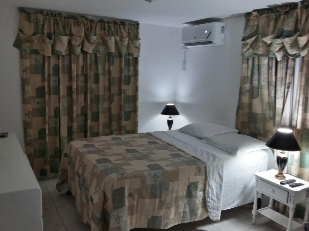 Enchanted Villas Inn มอนเทโกเบย์ ภายนอก รูปภาพ